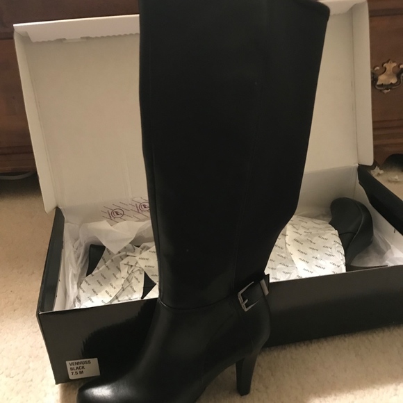 Black Alfani Boots 7.5M Brand NEW-Still in Box - Picture 3 of 7